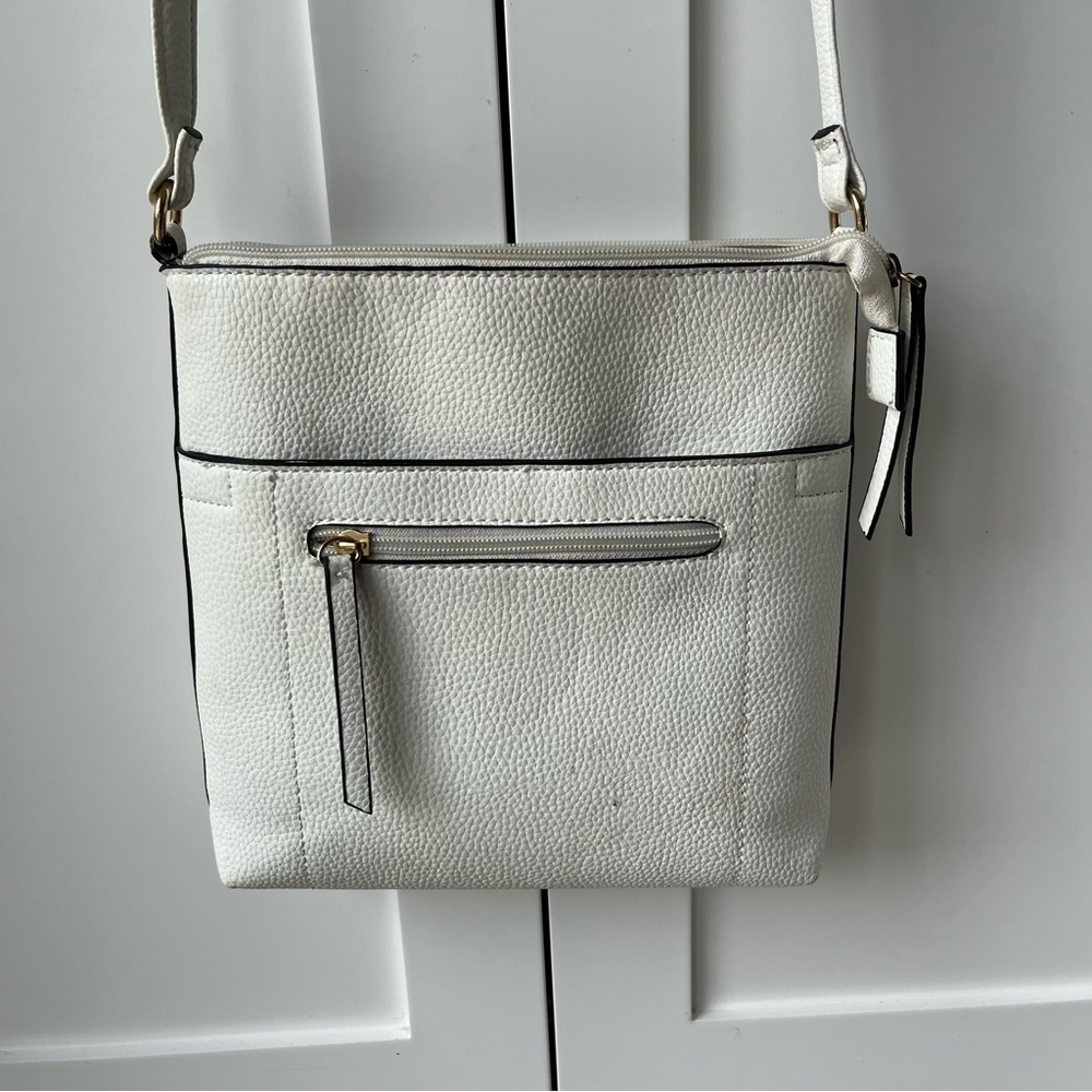 Elegant White Crossbody Bag - Picture 3 of 5